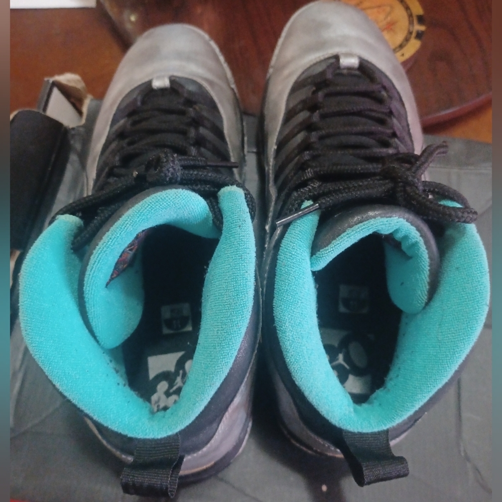 Men's Air Jordan - Picture 5 of 6